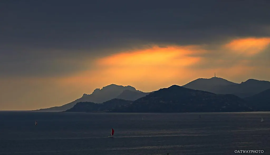 No. 31 Cannes 0*,  France